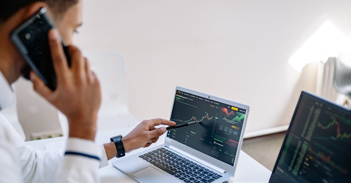 Short selling z pasem bezpieczeństwa: metody, które chronią kapitał